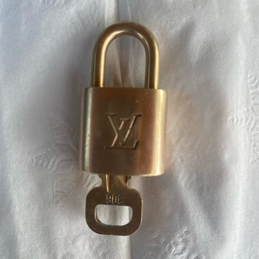 Louis Vuitton Luxurious Gold Padlock